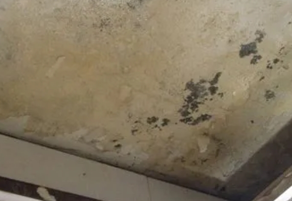 苍南阳台漏水维修公司分享下苍南卫生间渗水维修需要注意哪些问题。